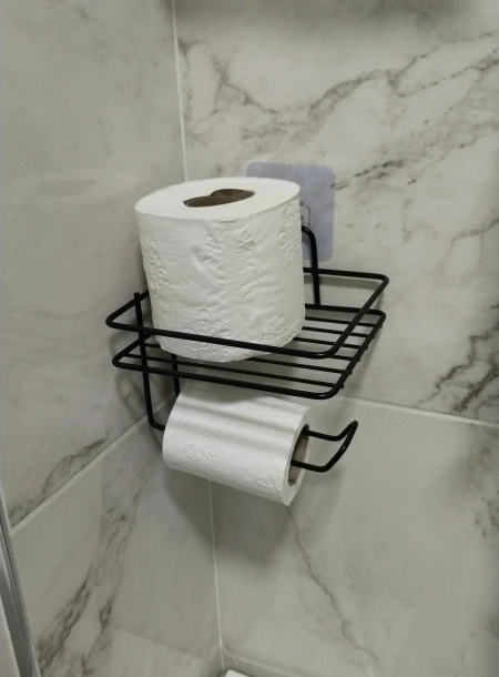 Kağıt havluluk ile takım aldım. İkisi de şık ve kaliteli duruyor. Yapışkanları sağlam. Kargolama da çok hızlı.